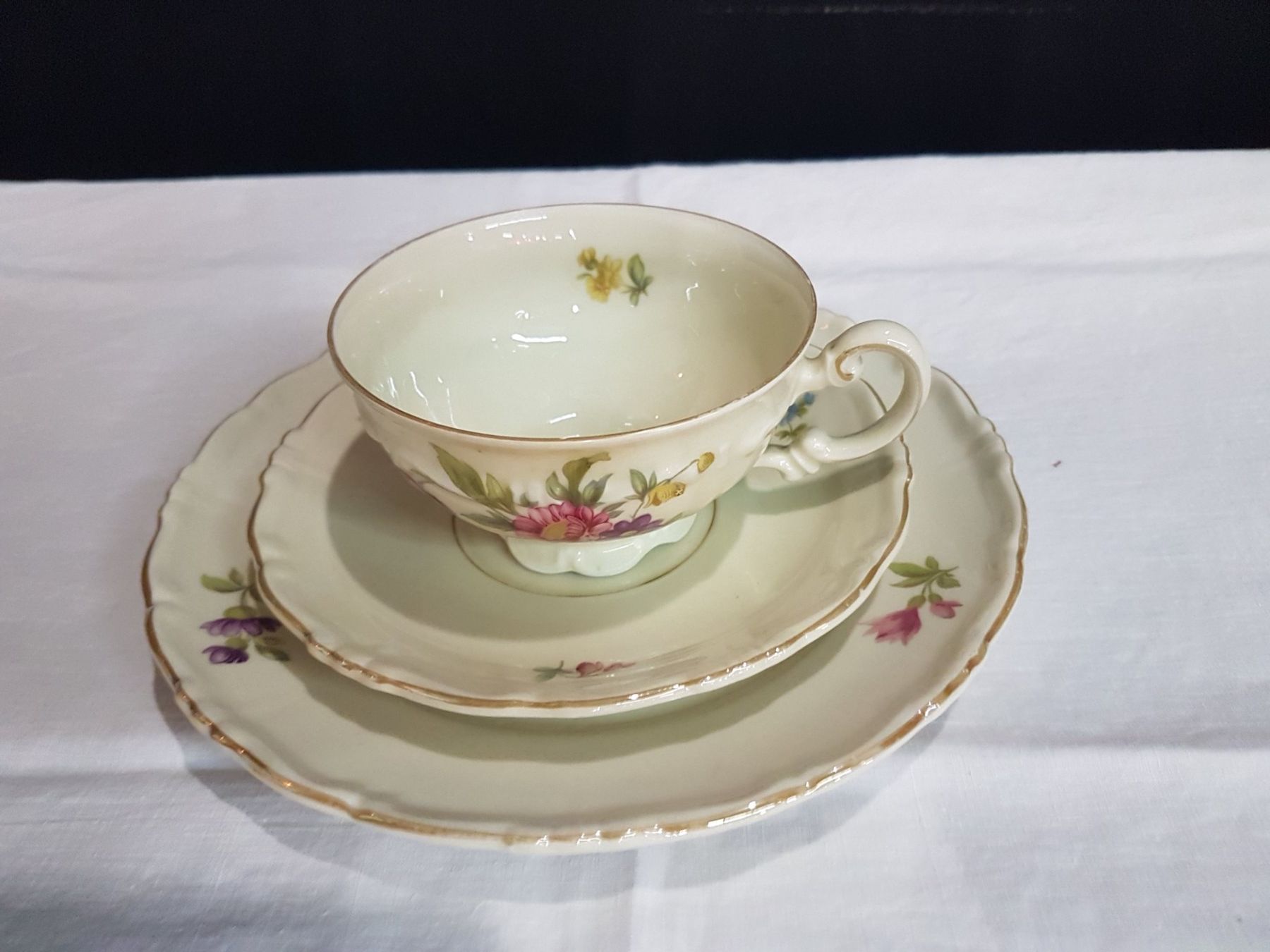 Geschirrsets: 14 Vintage 3-er Gedeck – Gebraucht aus Luzern von Verena19510 3