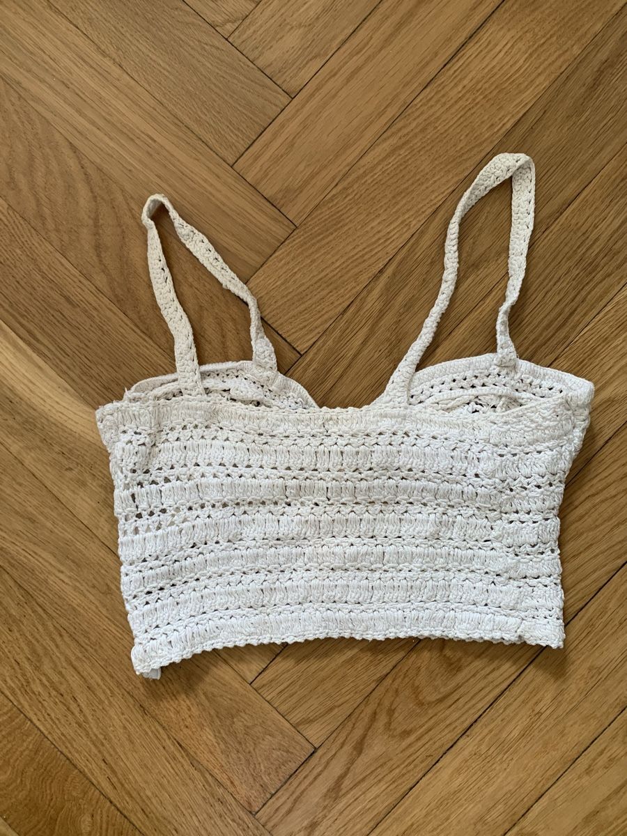 Bershka Top: Crop top crochet blanc Bershka – Usato da Genève venduto da rez_c6c6 1