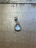 Traumhaft schöner Regenbogenmondstein Anhänger Silber 925