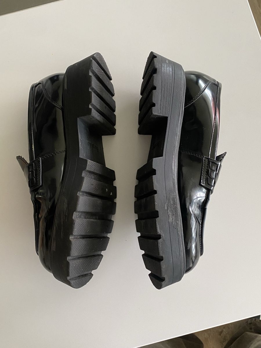 Scarpe da uomo: Bershka Black Platform Loafers, Size 40 - Fall Style! – Usato da Bulle venduto da lalooo 1