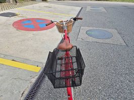 Bicicletta da donna rossa 