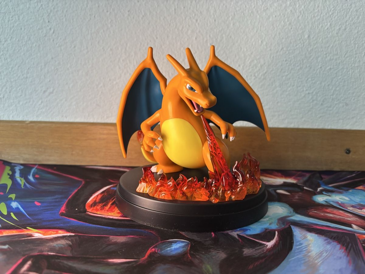 Pokémon Carte collezionabili: Charizard figure with 3 promos – Nuovo (secondo la descrizione) da Wettingen venduto da mr__ftc6 5