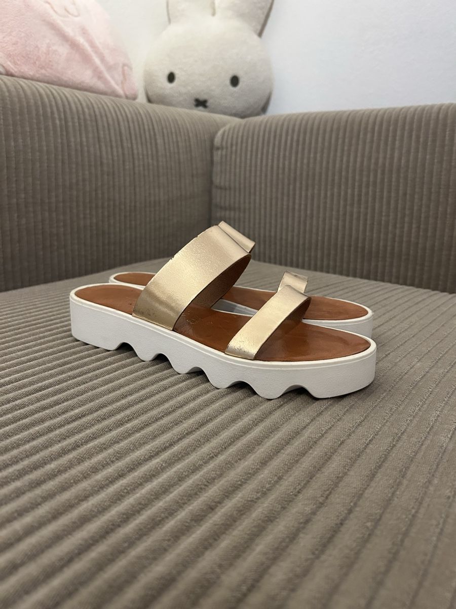 Scarpe da donna: Sandalen goldfarben Leder – Usato da Luzern venduto da Manuel121 1