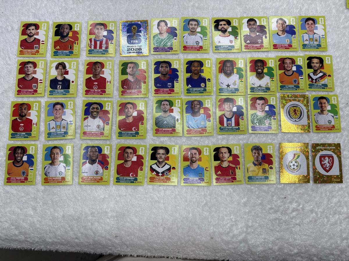 Panini Carte collezionabili: Lot 40 panini super état 3 – Nuovo (secondo la descrizione) da Chenens venduto da anasantos90