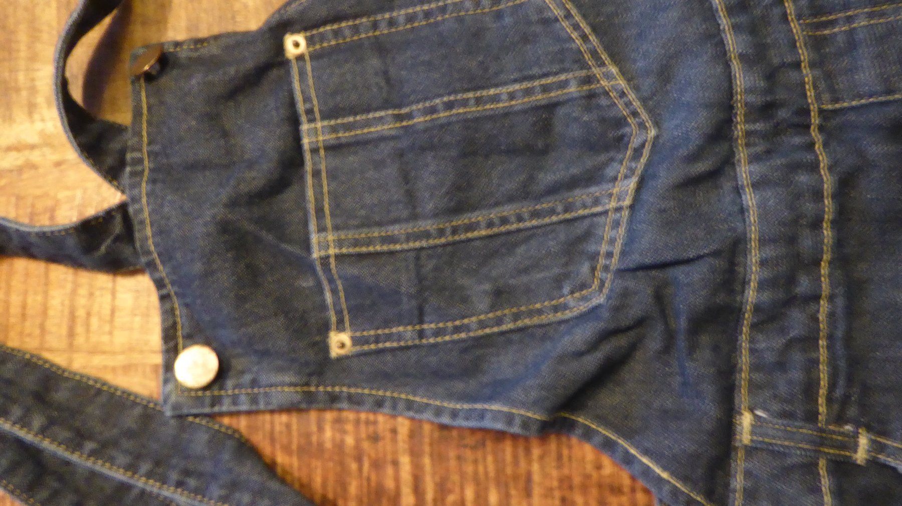 Jeans: Kurze Jeans Latzhose Gr 36 Janina – Usato da Sargans venduto da Benziner 2
