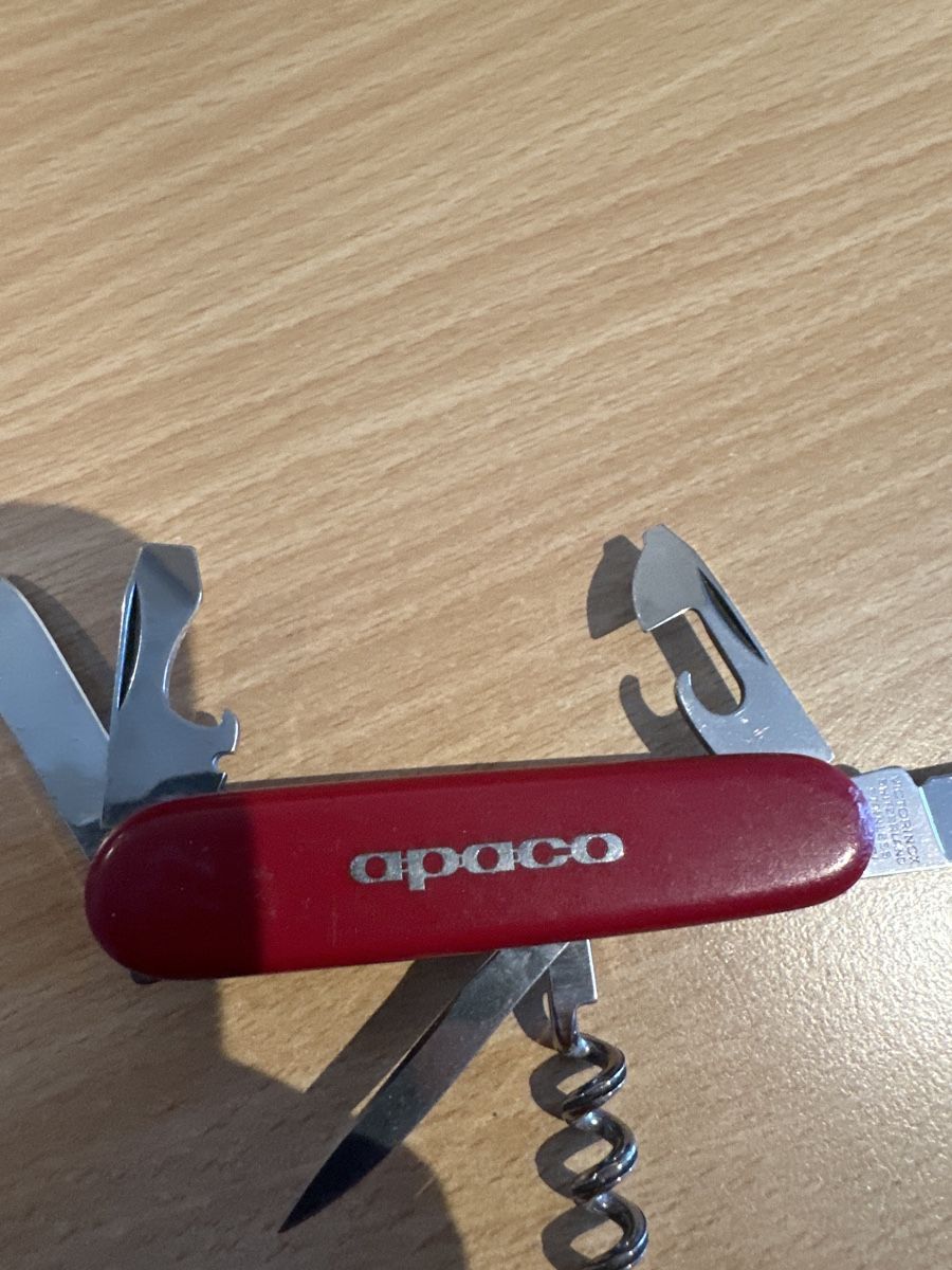Coltelli tascabile: Rotes Apaco Taschenmesser – Usato da Dulliken venduto da Zuchu 1