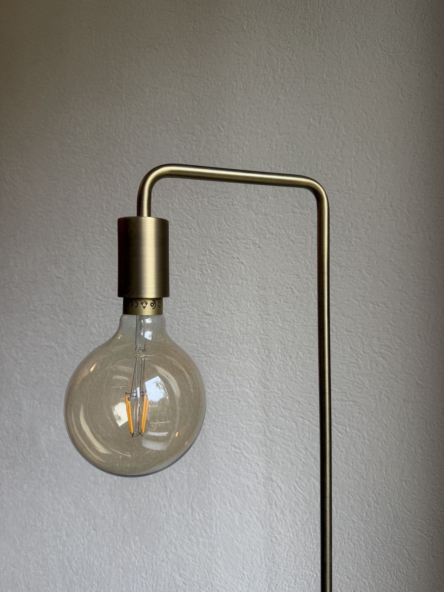 Lampade: Stehlampe goldig – Usato da Zürich venduto da jennifer.boss