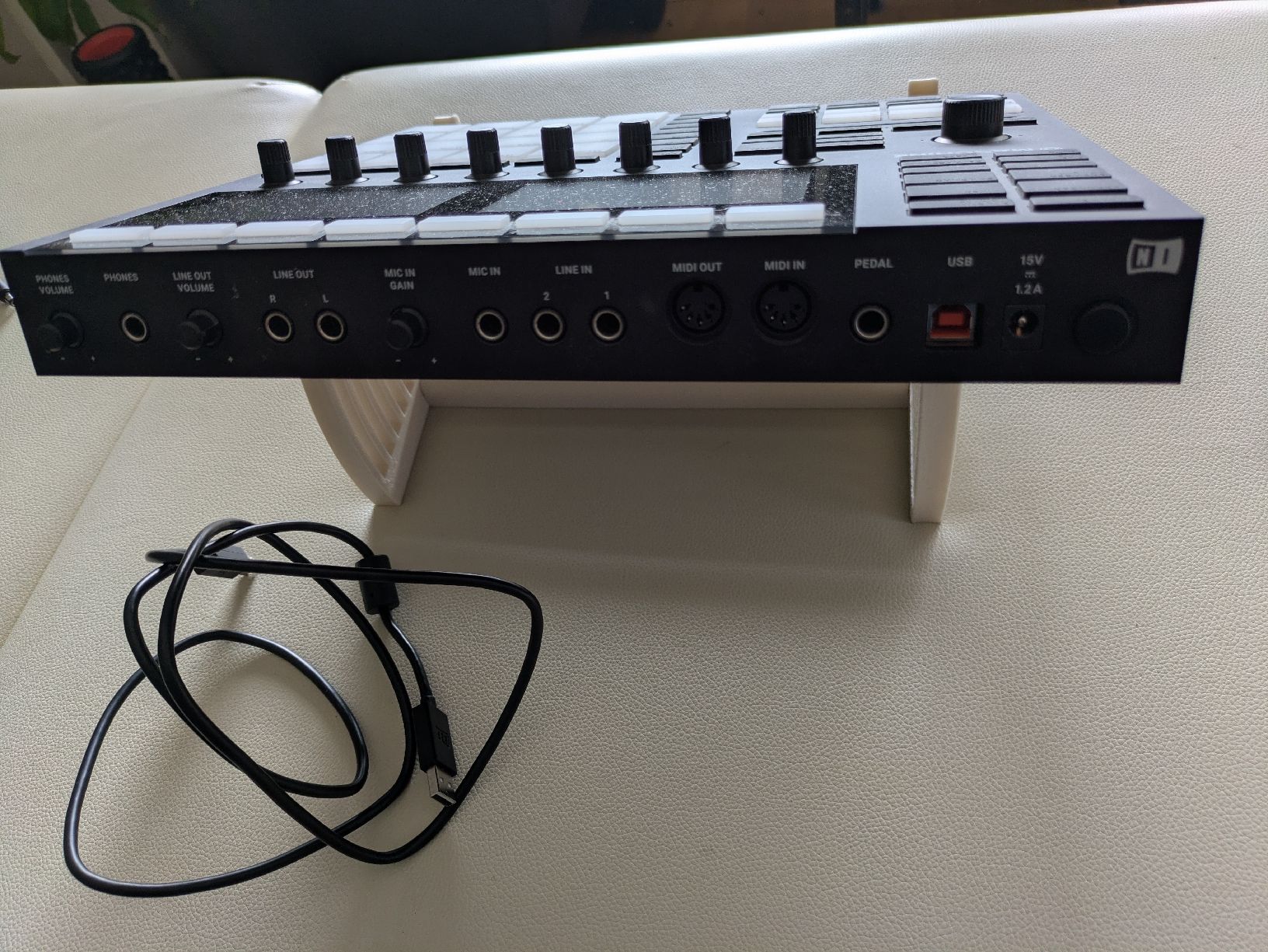 Native Instruments Instruments de musique: Maschine MKII  – D'occasion à Tüscherz-Alfermée par ken130893 1