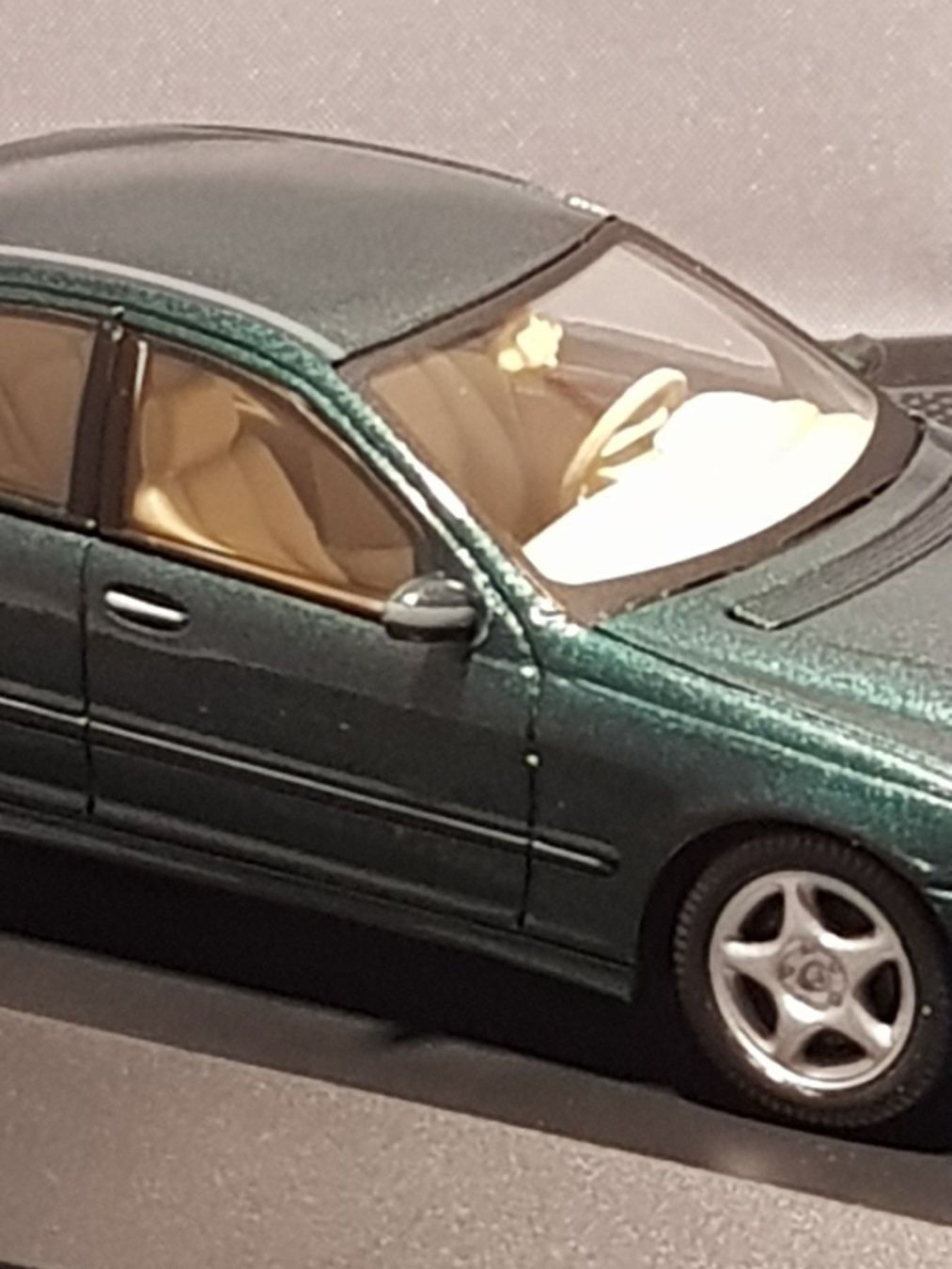 Mercedes-Benz Modellini d'auto: Mercedes-Benz C-Klasse – Nuovo e nell'imballaggio originale da Chézard-St-Martin venduto da AlPat-Collections 3