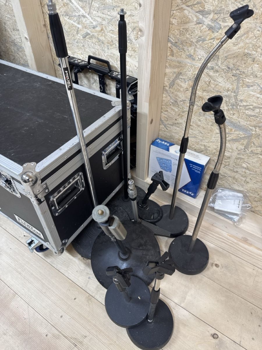 Instrumenten-& Notenständer: Mikrofonständer Stand – Gebraucht aus Goldingen von DDietziker