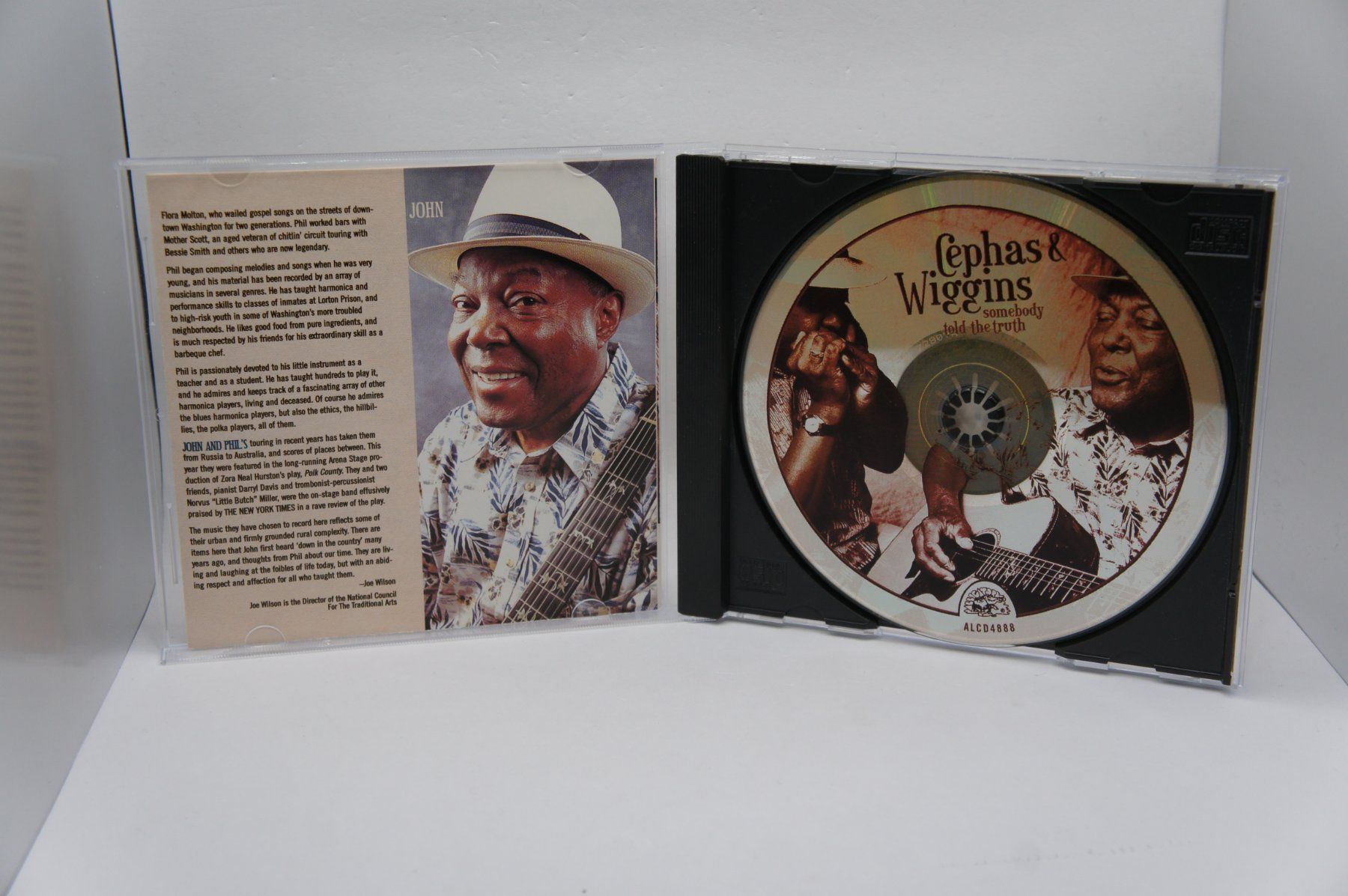 CD: CD : Cephas & Wiggins – Somebody Told The Truth – Usato da Ernetschwil venduto da luisvonerni 2