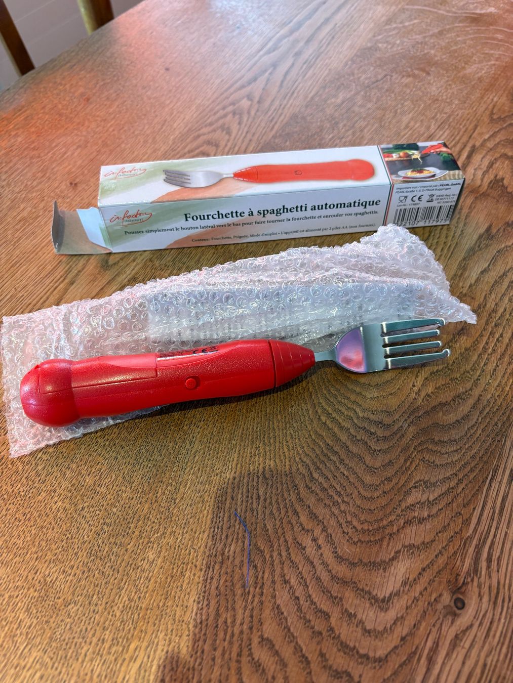 Küchengeräte: Coole elektrische Spaghetti Gabel, Neu rot – Neu und originalverpackt aus Basel von Tierschutz-Flohmi
