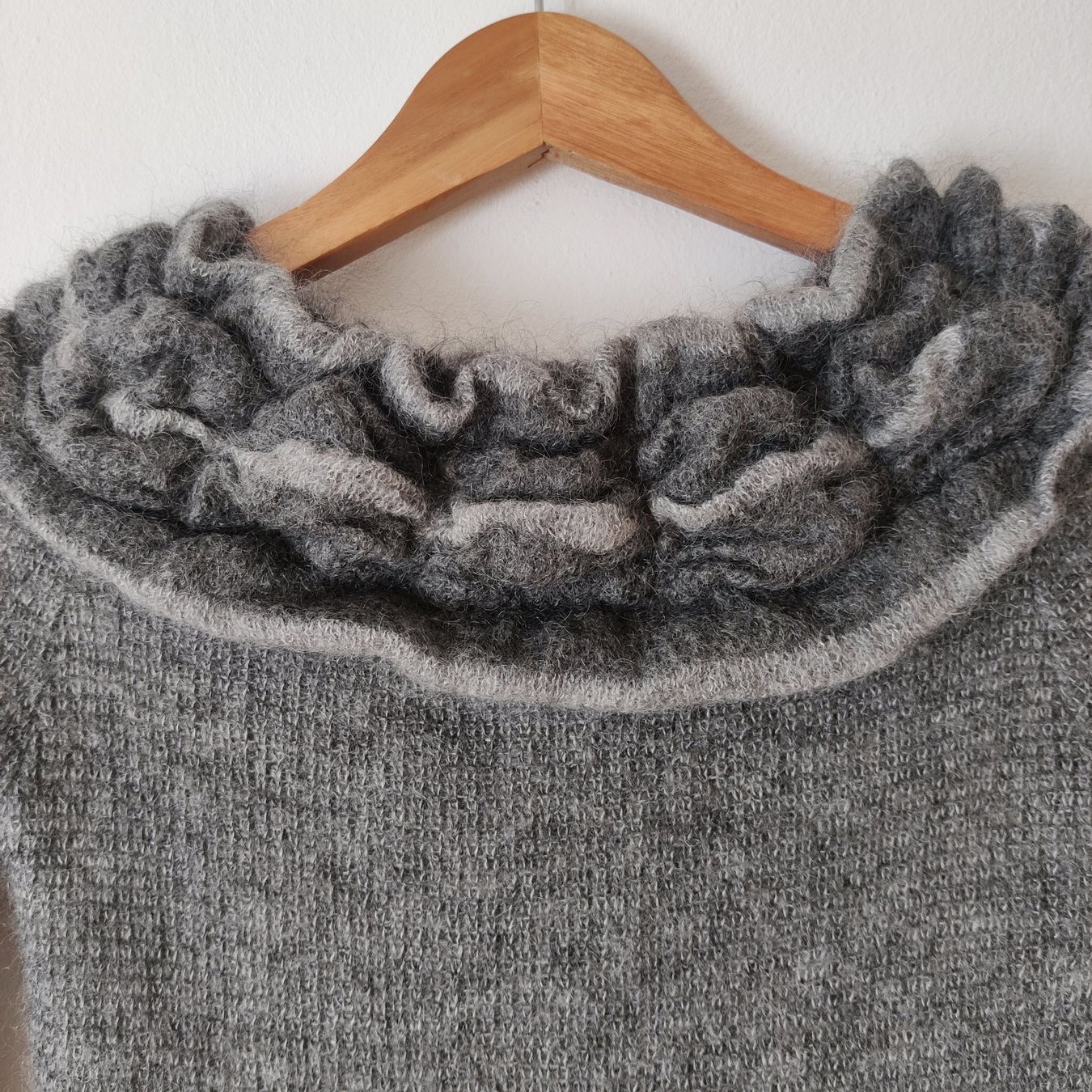 Missoni Pullover & Sweatshirts: MISSONI Mohair Wool Pullover Pulli Carmen grau Wolle Gr.34 – Gebraucht aus Winterthur von Lotusherz 1