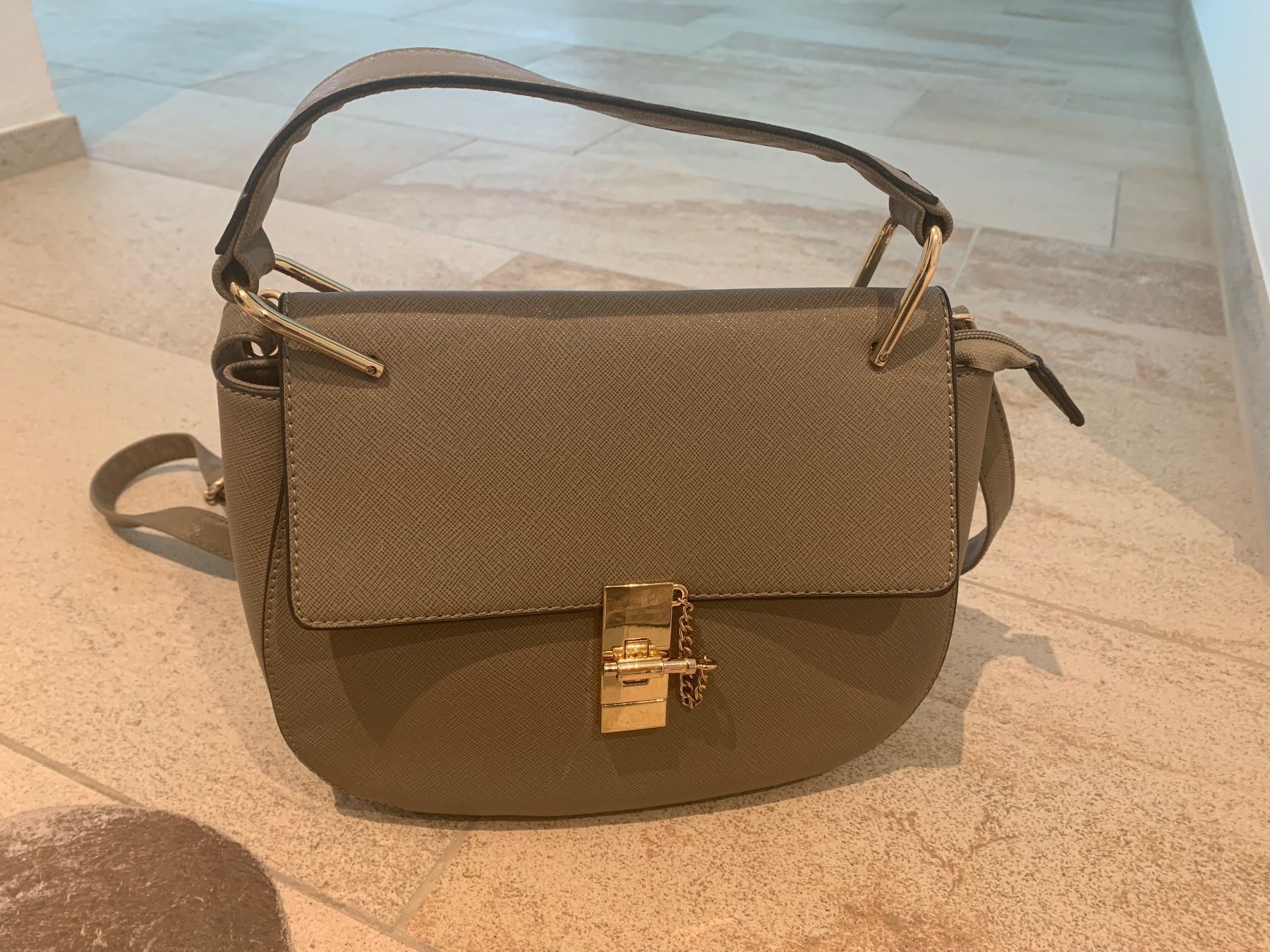Taschen für Damen: Tasche – Gebraucht aus Buchs SG von BubiLuna