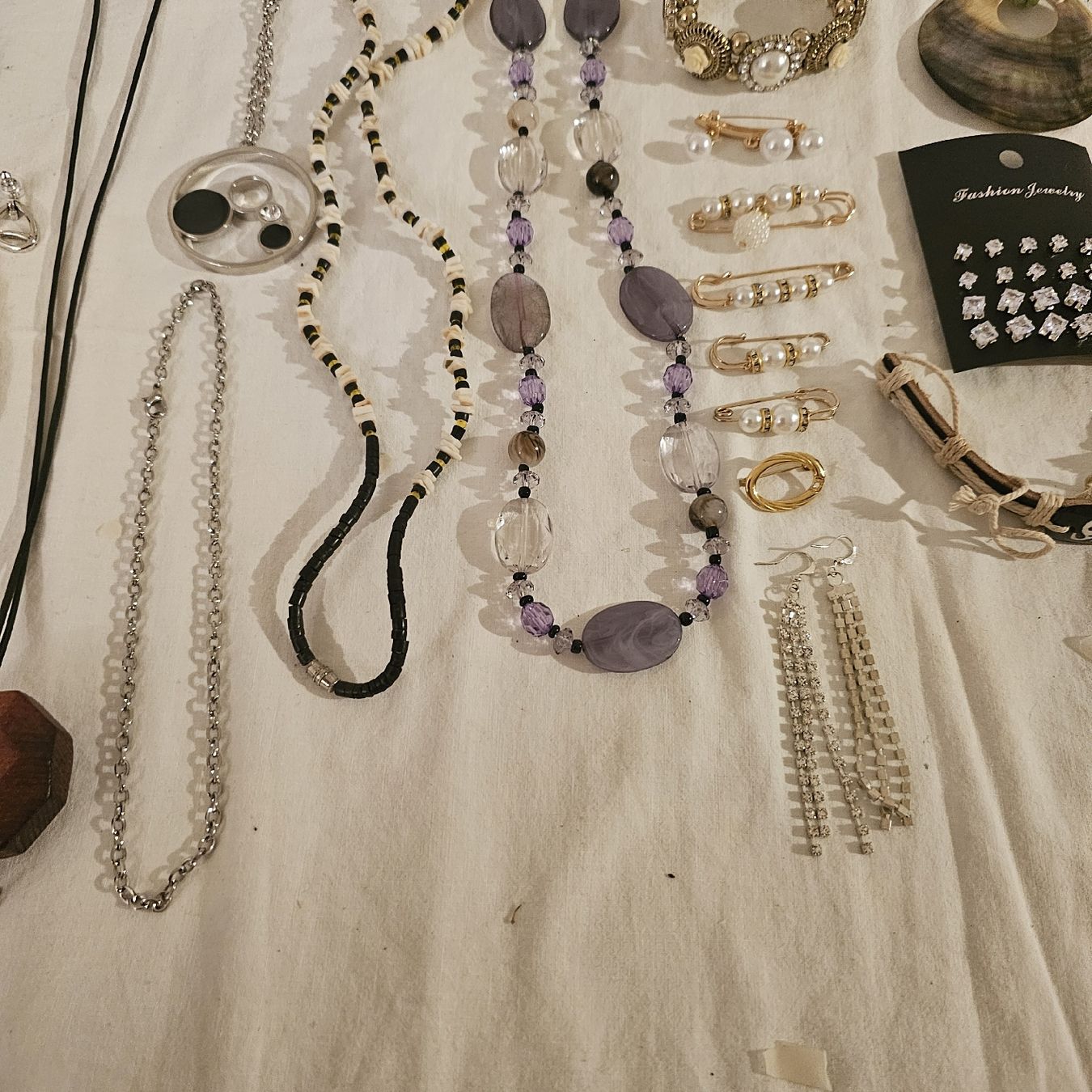 Altri gioielli: ENDET 85 teiligen schmuck lot diverses – Nuovo (secondo la descrizione) da wolfhalden venduto da 46464646 2
