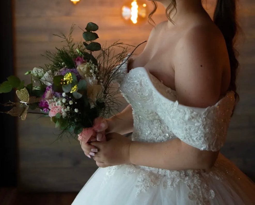 Vestiti: Robe de mariée – Usato da Bassecourt venduto da Bxt