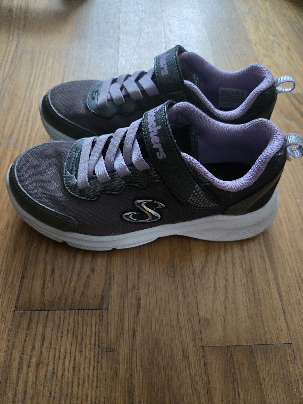 Skechers Chaussures filles: Skechers Mädchen Schuhe gr.31 – Neuf (Voir description) à Kestenholz par Mickymau 1