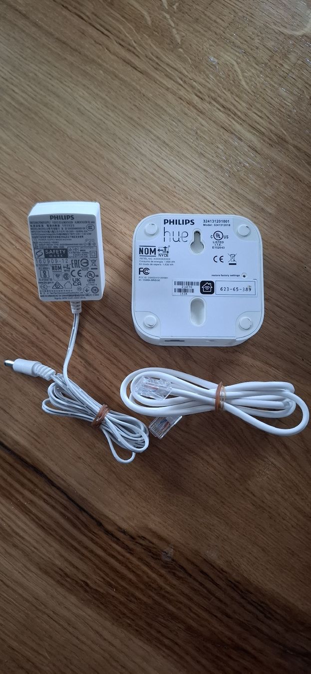 Philips Sistema di controllo: Philips Hue Bridge mit Netzteil und Kabel – Usato da Guntershausen venduto da Jtattoo 2