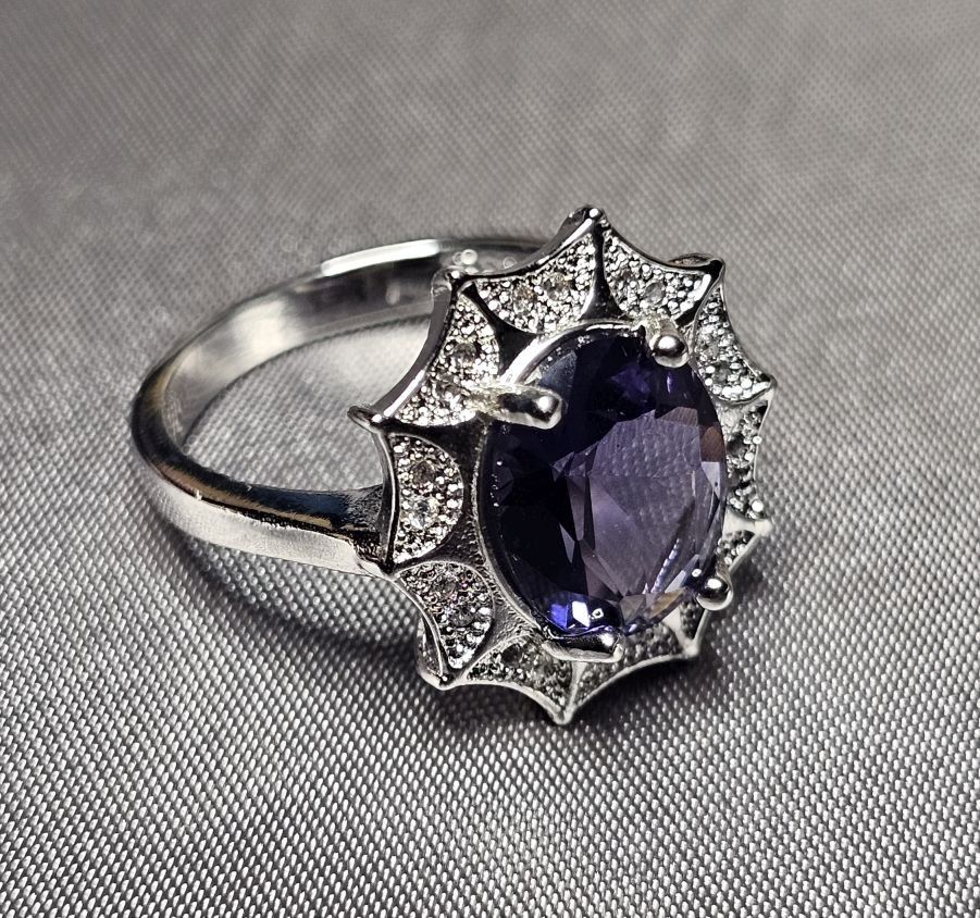 Anelli: Ring mit funkelndem Zirkonia, 925 versilbert Gr. 8 – Nuovo (secondo la descrizione) da Grenchen venduto da maretop 1