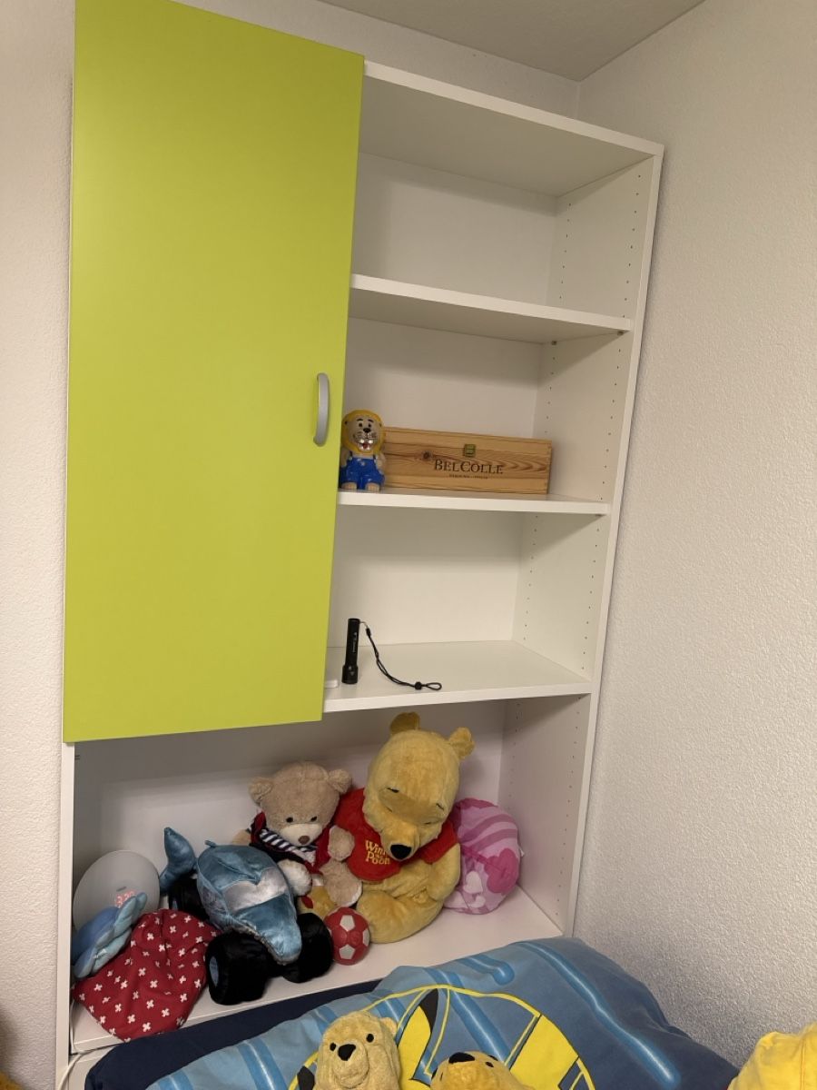 Letti: Kinderzimmer - Bett mit Kopfteil, Kommode, Schrank Window CH – Usato da Wolhusen venduto da Subi688 3