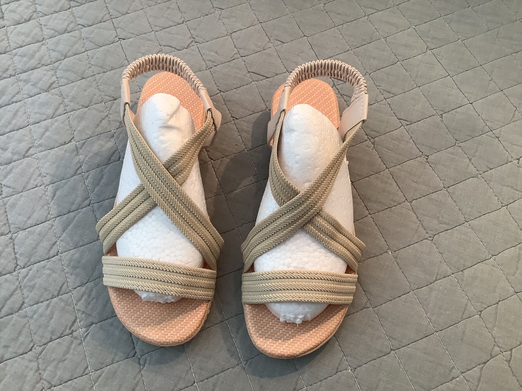 Scarpe da donna: beige sandalen, gr.36 – Nuovo e nell'imballaggio originale da Kerzers venduto da MarianneRamseier