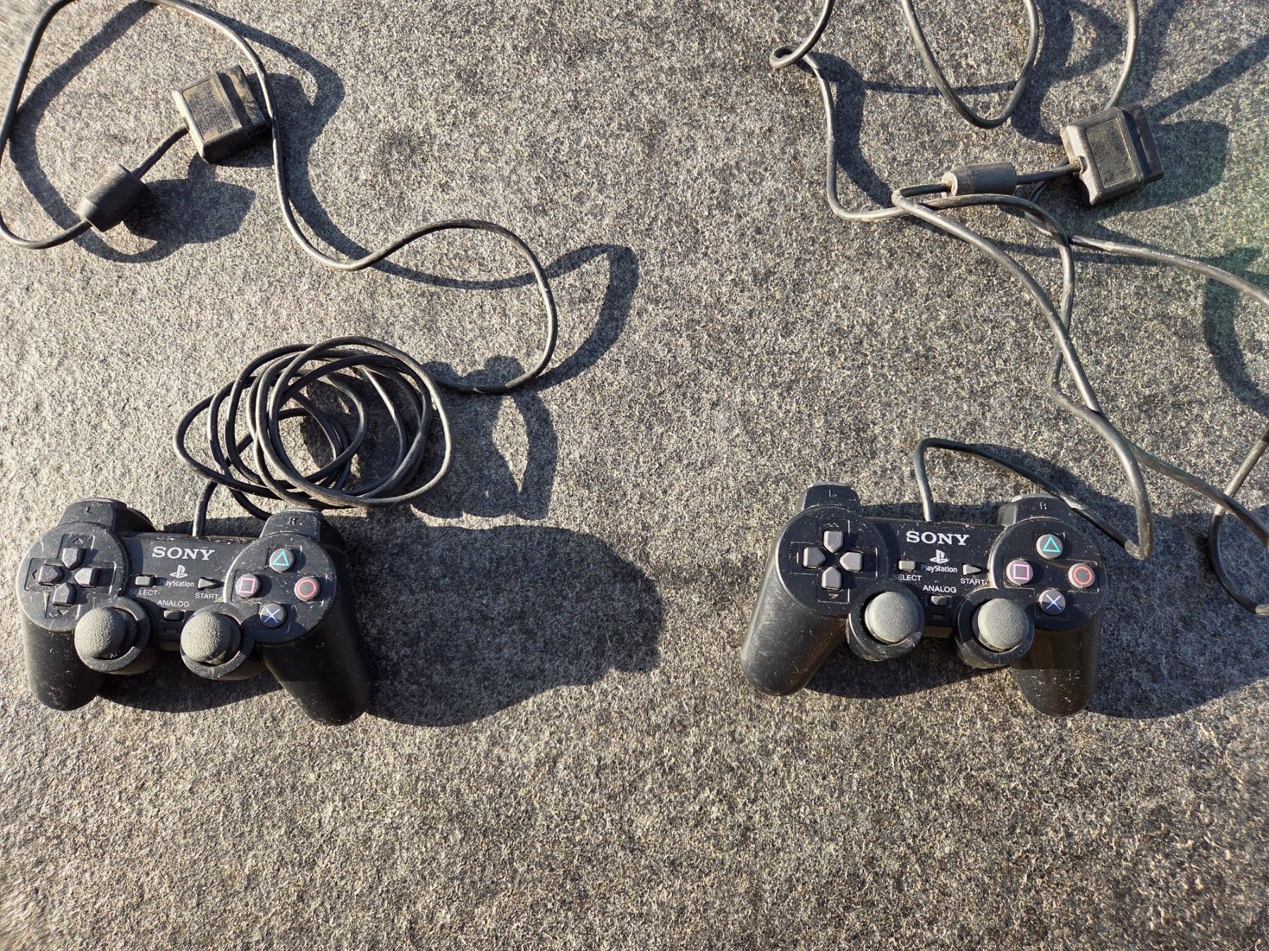 Logitech Controller: 2 PS 2 controler – Usato da Unterägeri venduto da mar_6mls