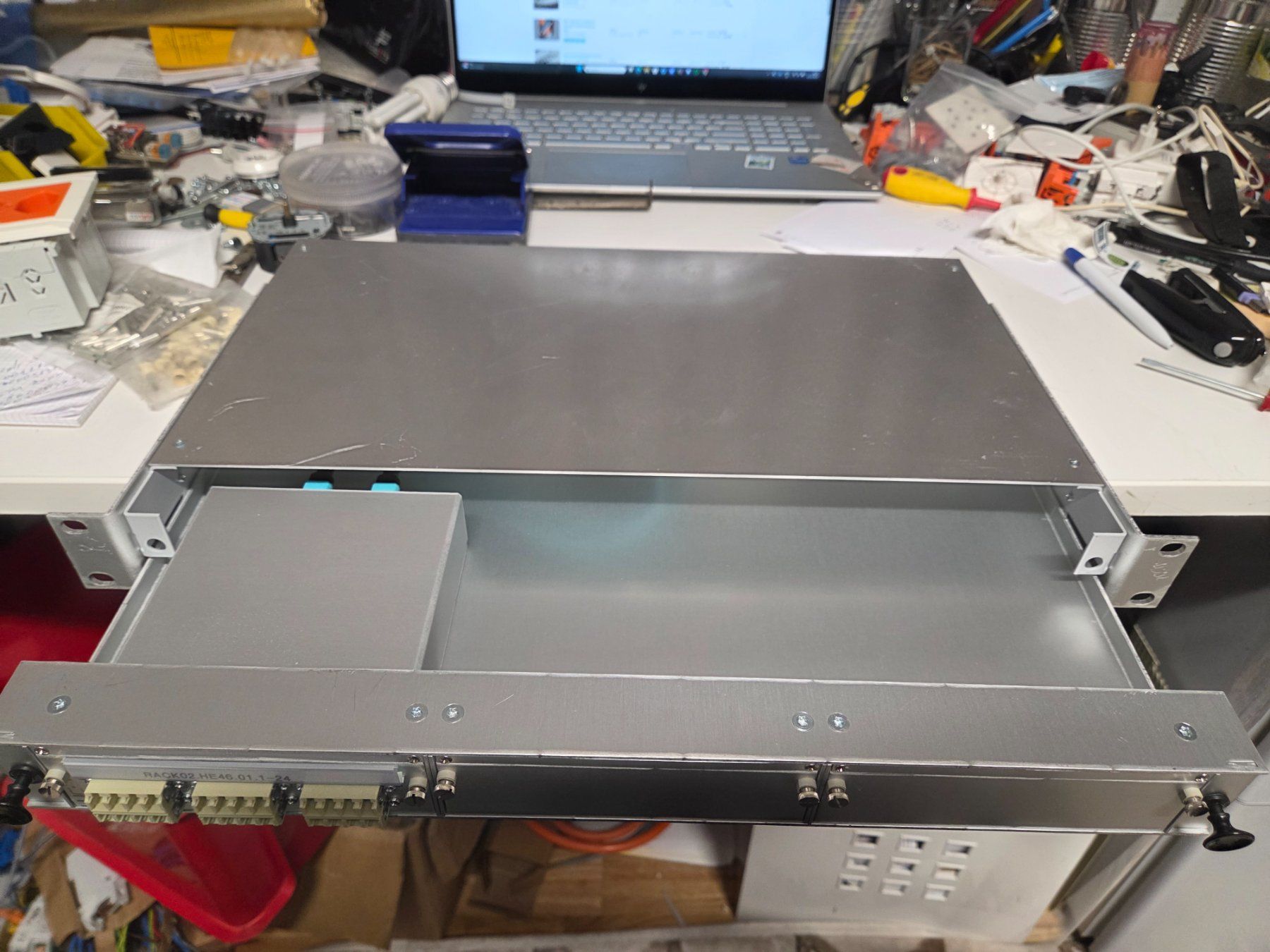Racks & Ständer: LWL Patch-Panel 19" Patchpanel mit MTP Modul – Gebraucht aus Zürich von Alibaba1234 1