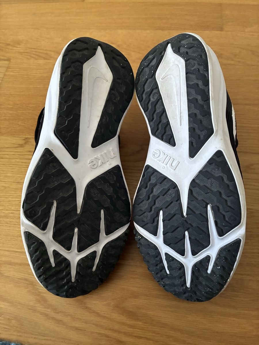 Nike Scarpe per ragazzi: Sneakers kinder 35.5 Nike – Usato da Basel venduto da Pardesi84 2