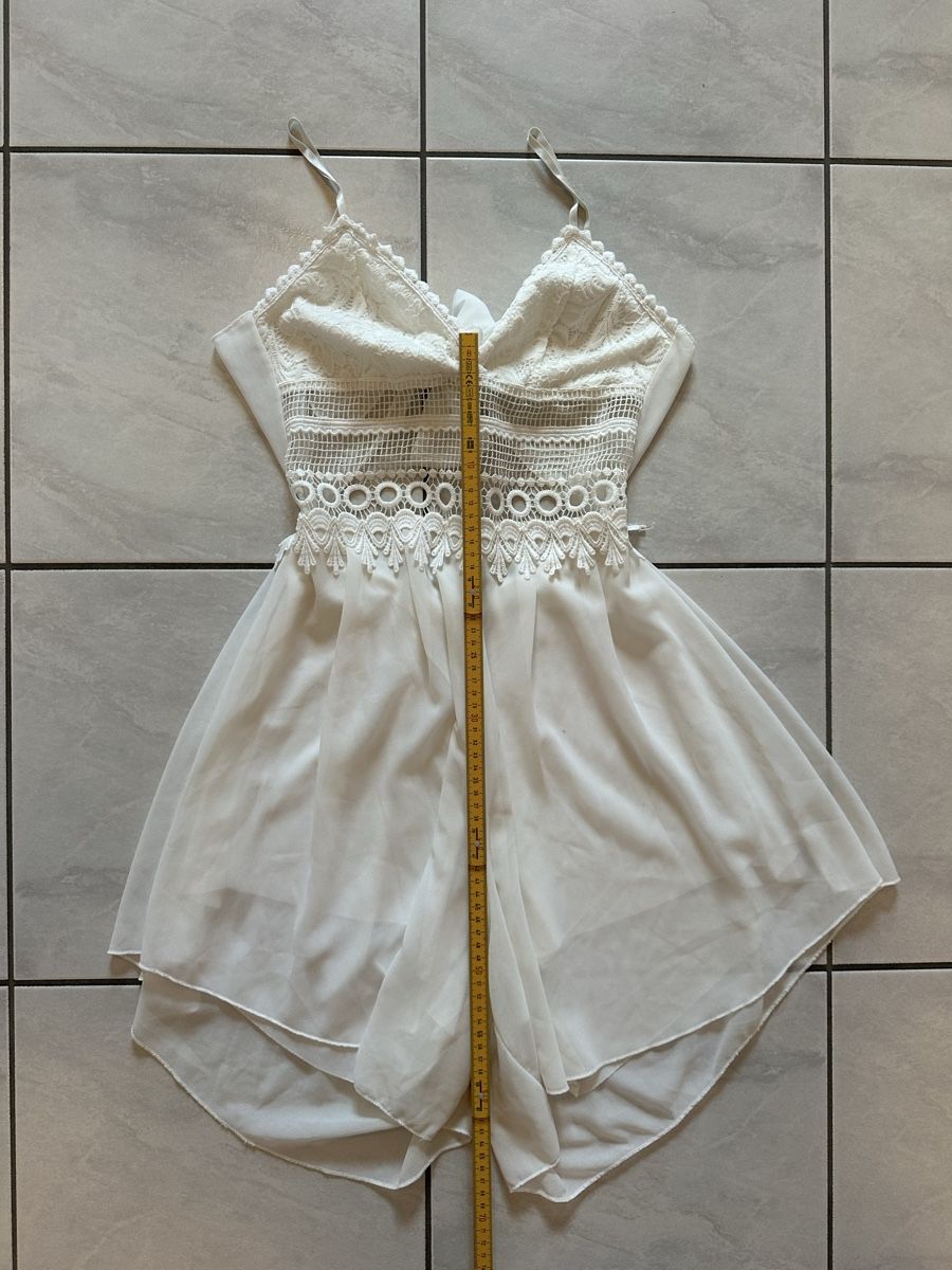 Tute: Kurzer weisser Jumpsuit mit Spitze, Grösse S – Usato da Hergiswil NW venduto da kaufe_at_kaufmann 5