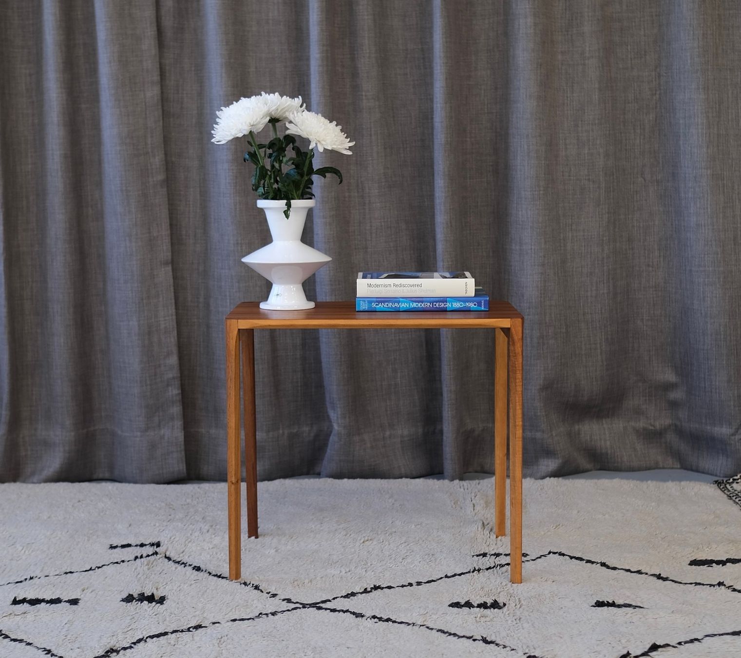 Tavoli: Sidetable Rex Raab for Wilhelm Renz, Nussbaum – Usato da Bern venduto da Zmodern_VIN 6