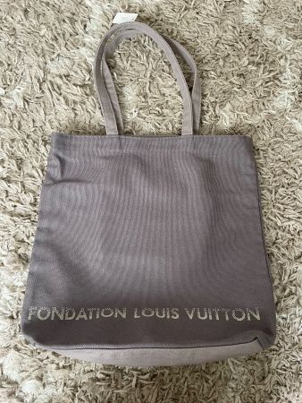 Fondation Louis Vuitton Tote Bag - Nr. 369
