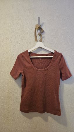 👚C&A Basic T-Shirt in Rosenholz, Gr.M👚