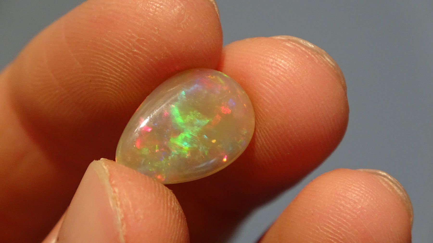 Edelsteine: 4.0 ct Opal Welo – Neu (gemäss Beschreibung) aus Bévilard von Yougems 5