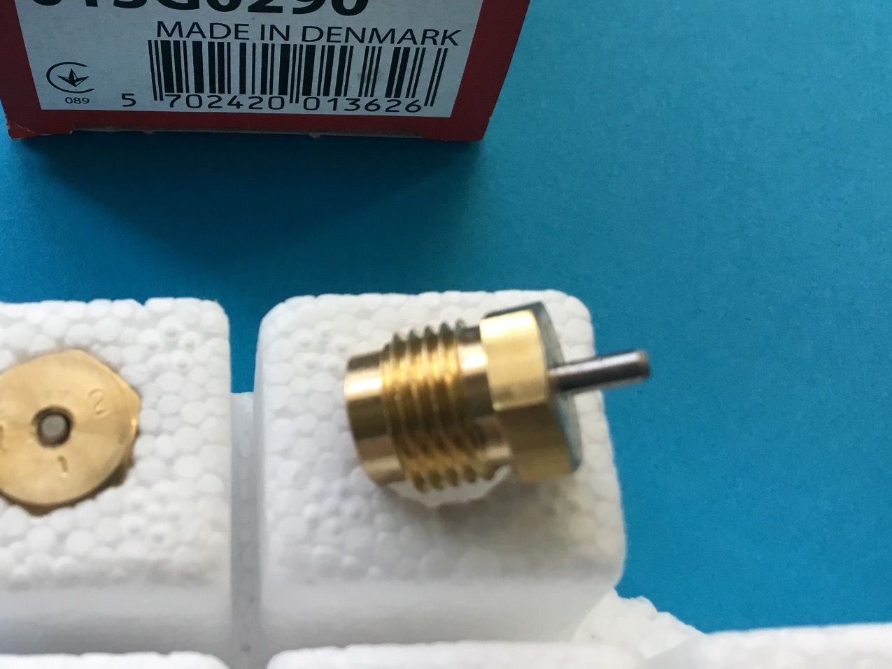 Radiatori: DANFOSS, 5 Stopfbuchse zu RA Thenmostat Ventilen – Nuovo e nell'imballaggio originale da St. Margrethen SG venduto da alfapeugeot10 3