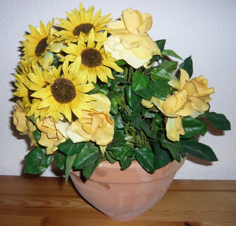 Tutte le decorazioni: Künstliche Blumen / Blumenstraus – Usato da Ruggell venduto da Btt