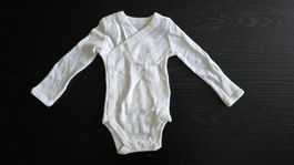 Newborn Essential: Weisser Wickelbody mit Langarm