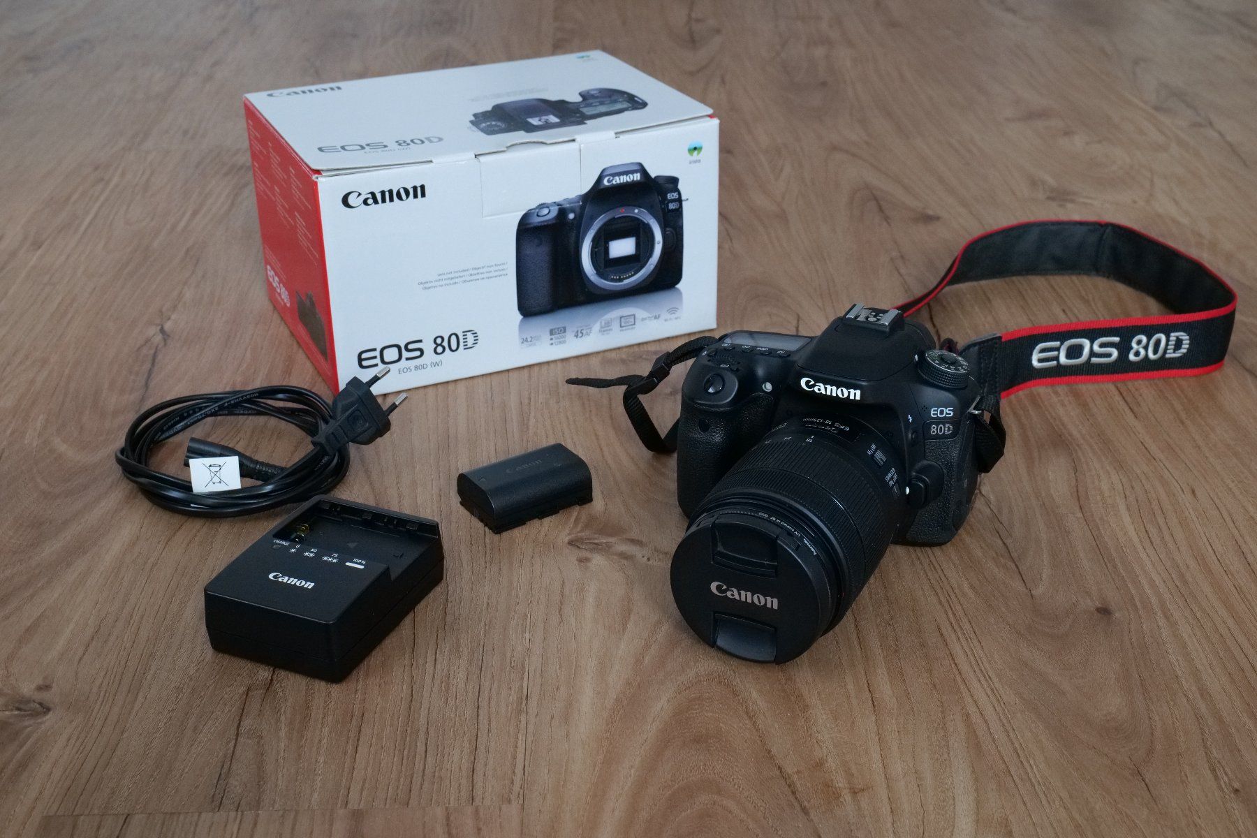 Canon Fotocamera: Canon EOS 80D mit Zubehör und top Objektiv – Usato da Unterkulm venduto da nmz