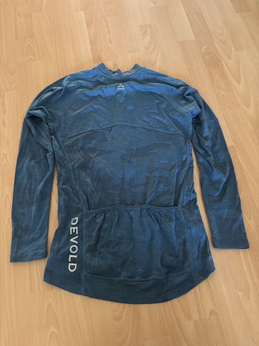 Leibchen & Hosen: Velotrikot Fahrradtrikot langarm devold – Gebraucht aus St. Gallen von chr_6q2r 2