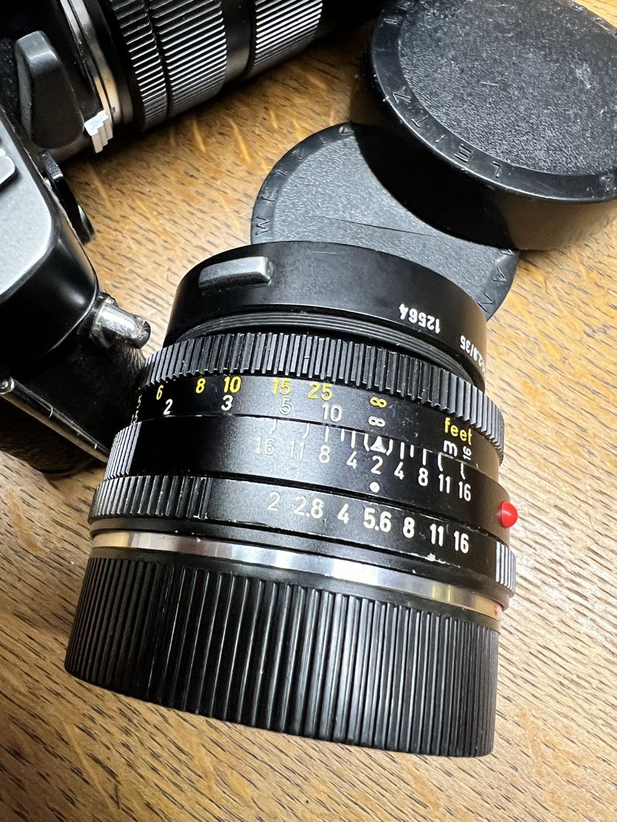 Leica Fotocamera: Leica R3 Electronic + 2 Objektive + Zubehör – Usato da Urdorf venduto da Glouis 4