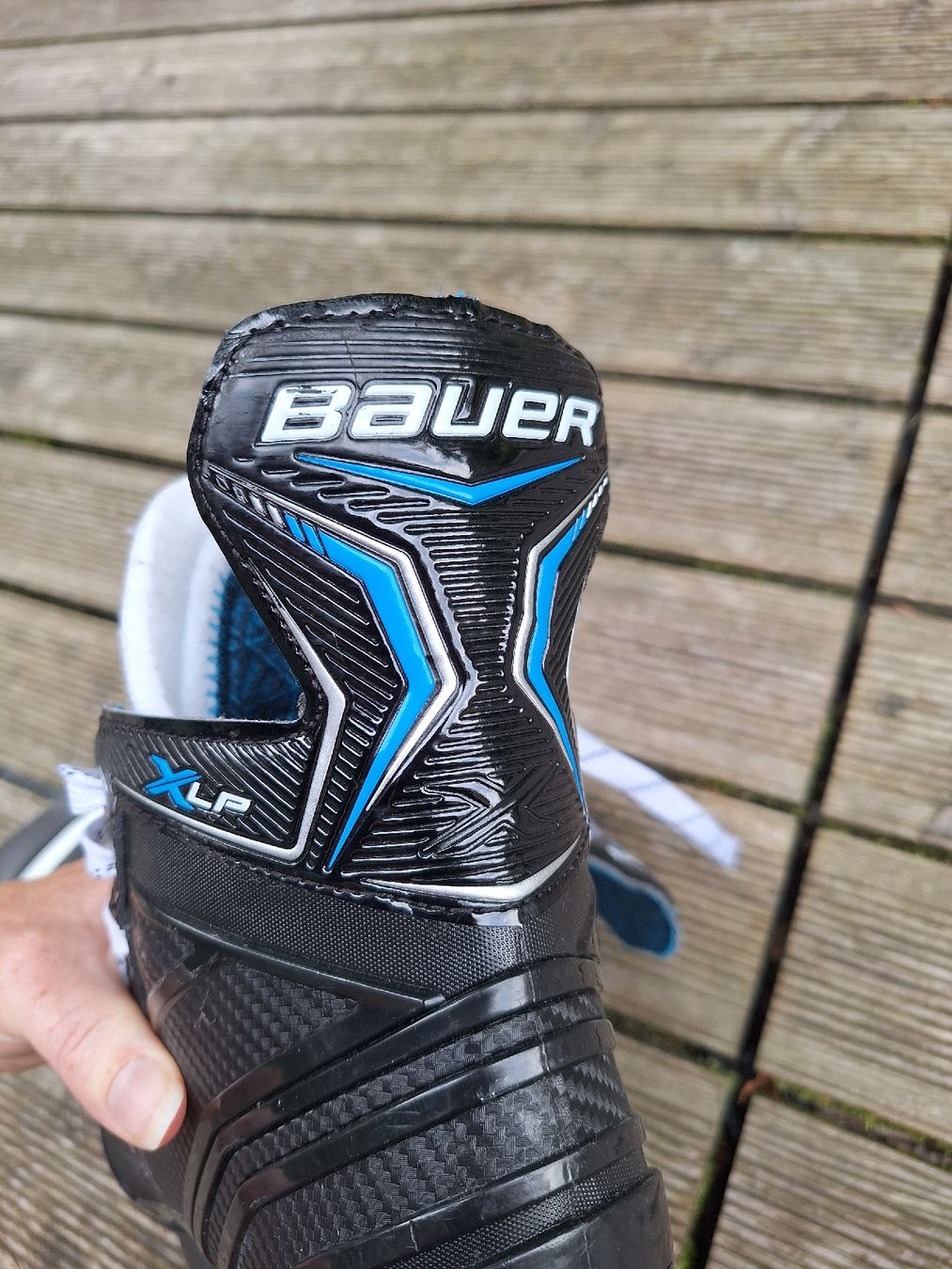 Bauer Pattini da ghiaccio: Bauer Schlittschuh Grösse 38.5 mit Kufenschutz – Usato da Trub venduto da MLSmash 2