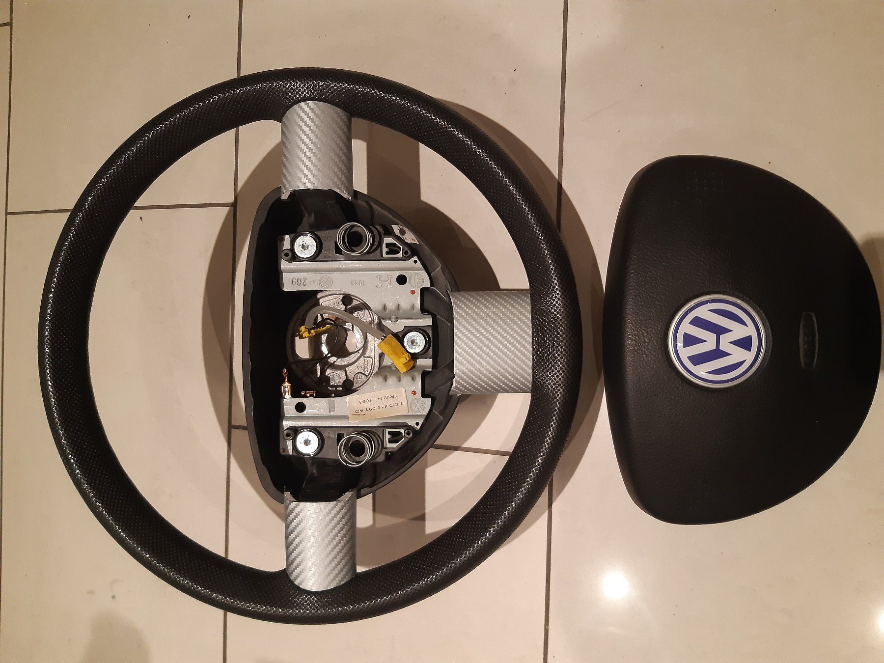 VW Alle Autoersatzteile: VW New Beetle Lenkrad – Gebraucht aus Therwil von  1