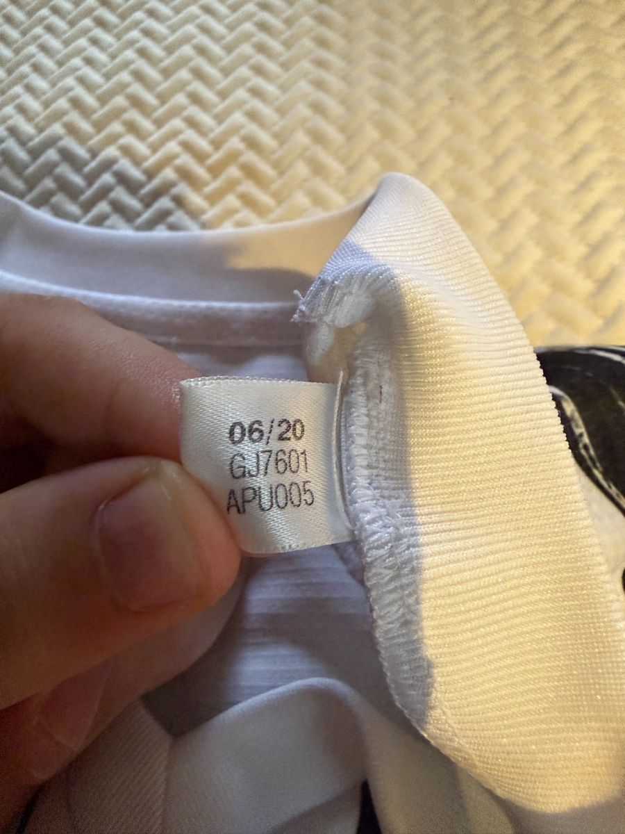 Juventus Canottiere & Pantaloni: Authentic Juventus shirt 20/21 – Nuovo (secondo la descrizione) da Aarberg venduto da marcoo237 3