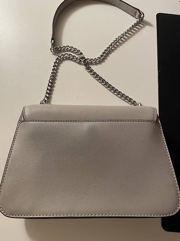 Borse da donna: Michael Kors Tasche grau mit Silber – Usato da Hägendorf venduto da jan_8lg5 1