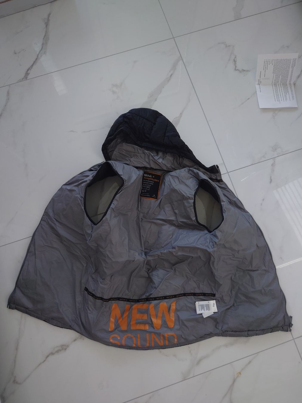 Altro abbigliamento per bambino: Nukutuvake 16 ans – Usato da Le Landeron venduto da Plushka 2