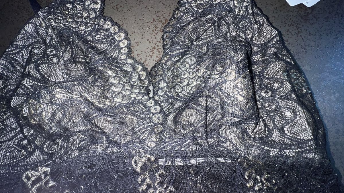 Hanro Sonstige Unterwäsche: BH HANRO S schwarz gold neu – Neu (gemäss Beschreibung) aus Dornach von samuti 1