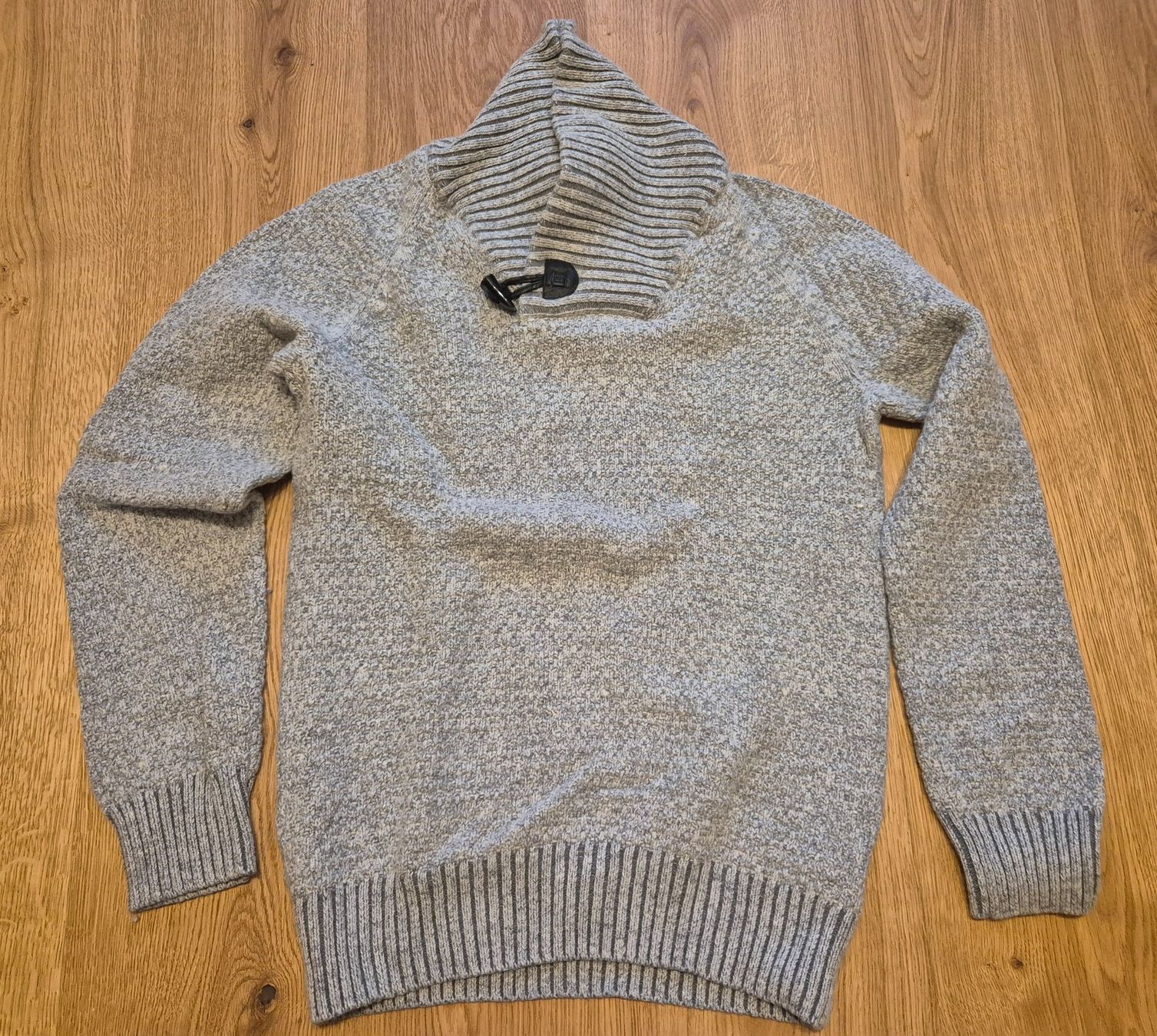 H&M Maglioni & Felpe: Grauer Wollkragenpullover "H&M" (Gr. S) – Usato da Gams venduto da tischi97