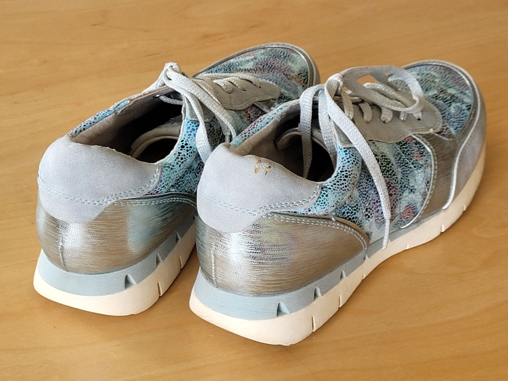 Scarpe da donna: Sneaker Halbschuhe Turnschuhe Grösse 38 hellblau – Usato da Wiesendangen venduto da samoalk 2