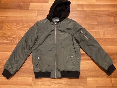 H&M Bomberjacke. Grosse 134-140cm / 8-10 Jahre