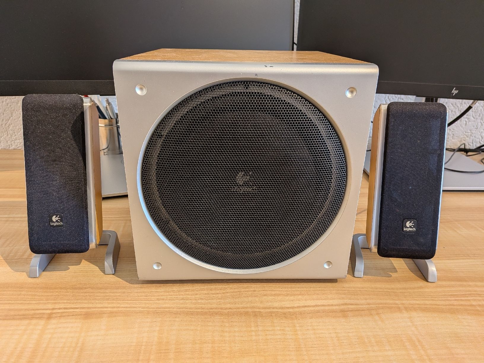Logitech Haut-parleurs: Musikboxen Logitech – D'occasion à Luzern par jul_fts9 3