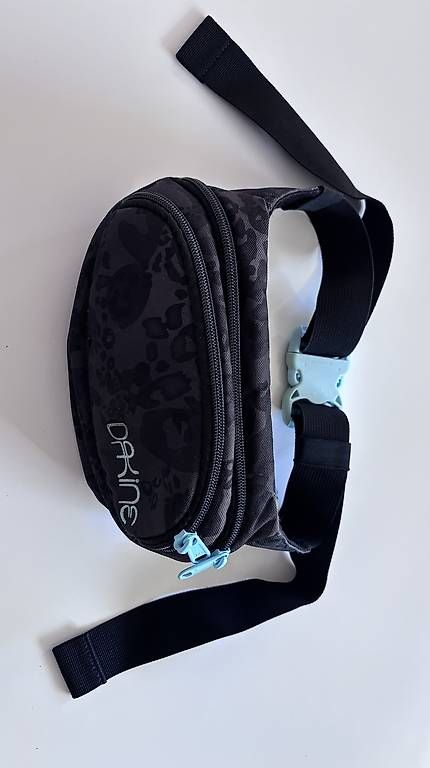 Taschen: Dakine Bauchtasche – Gebraucht aus Moosseedorf von col_h8jg